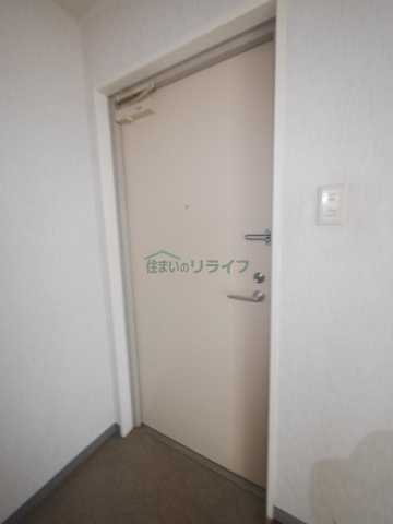 玄関　別部屋参考写真となります。