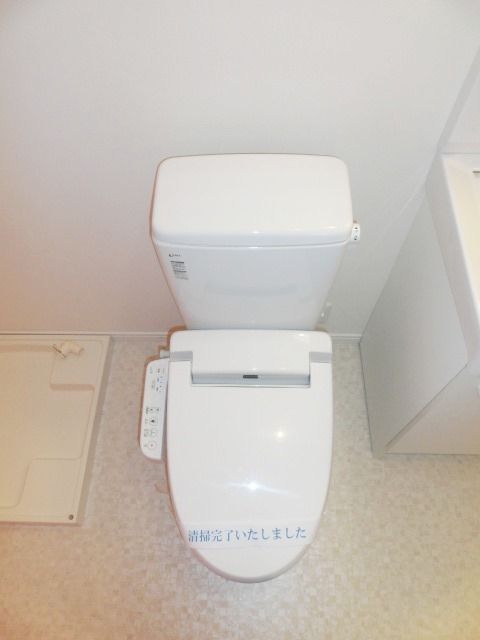 トイレ　ウォシュレット付きのトイレ。