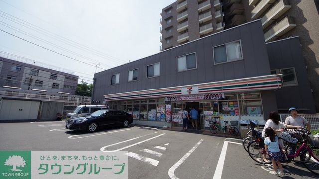 コンビニ　セブンイレブン板橋成増3丁目店（コンビニ）まで758m