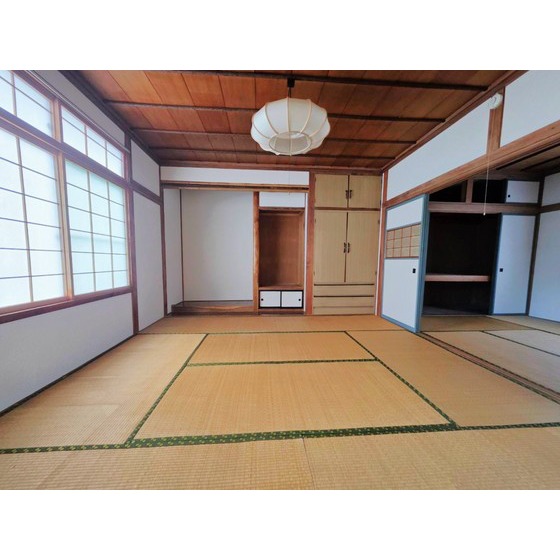 収納　和室８帖