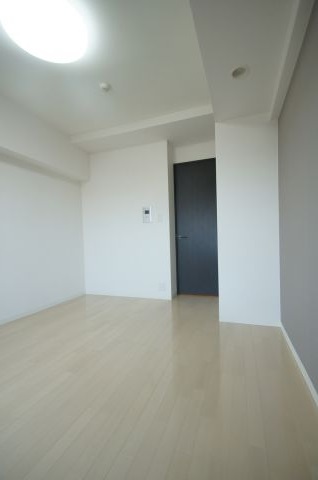 その他部屋・スペース　清潔感のあるフローリングのお部屋です