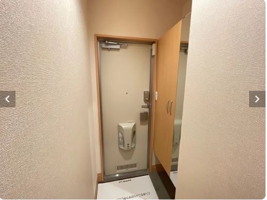 玄関　別部屋参考写真となります。