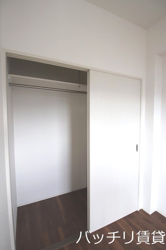 収納　＊画像は別部屋の為イメージ、現状優先致します