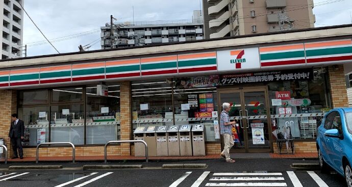 コンビニ　セブンイレブン名古屋萱場2丁目店（コンビニ）まで770m