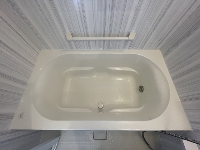 バス・シャワールーム　コンパクトで使いやすいお風呂です