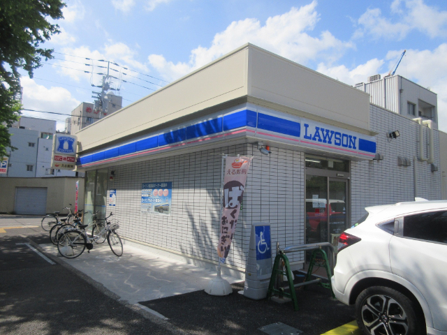 コンビニ　ローソン高知はりまや三丁目店（コンビニ）まで367m