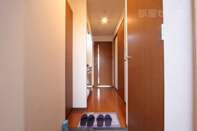 玄関　広々した玄関です。