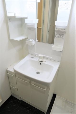 洗面設備　☆収納たっぷりの独立洗面台☆