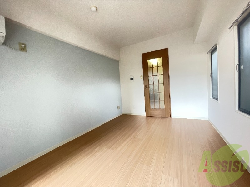 居室・リビング　２面採光で明るいお部屋です