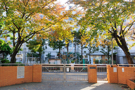 中学校　足立区立蒲原中学校（中学校）まで514m
