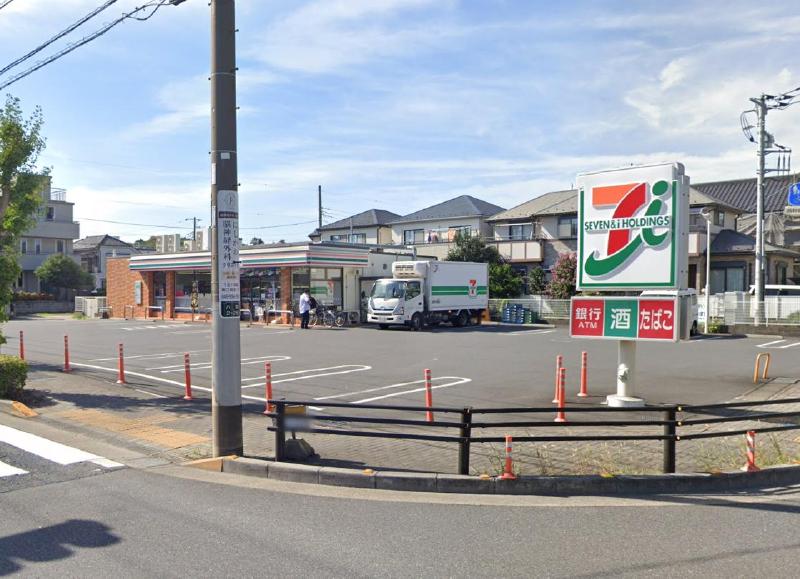 コンビニ　セブン-イレブン 八潮２丁目いちょう通り店（コンビニ）まで130m