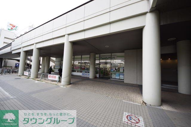 コンビニ　ファミリーマートプラウドタワー船橋店（コンビニ）まで153m