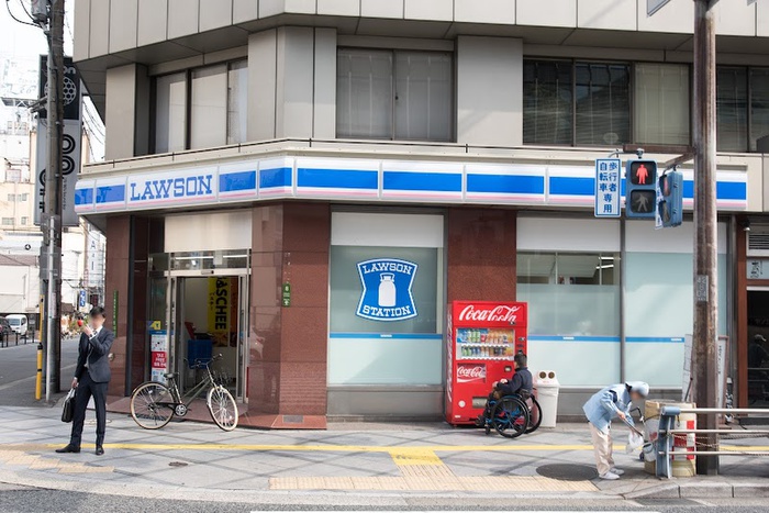 コンビニ　ローソン西天満六丁目店（コンビニ）まで100m