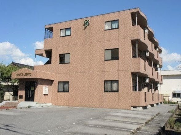 建物外観　3階建てマンションです♪