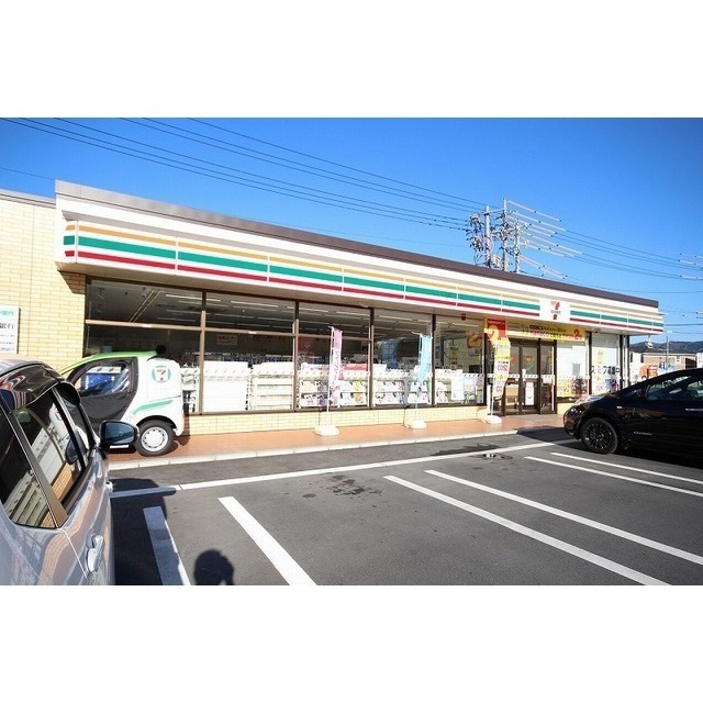 コンビニ　セブンイレブン久世中島店（コンビニ）まで1300m