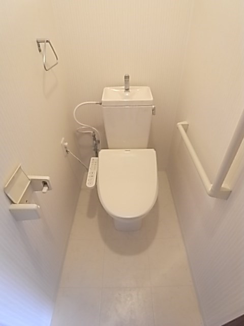 トイレ　落ち着いたトイレです