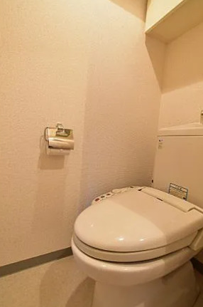 トイレ　別部屋の画像を使用しております。