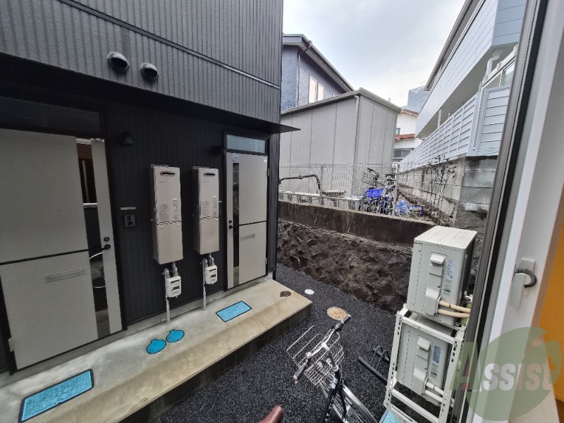 バルコニー　バルコニーはありませんが洗濯物を干すスペースはございます。