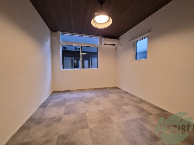 居室・リビング　７．８５帖の洋室です。生活のメインとなる部屋ですね。