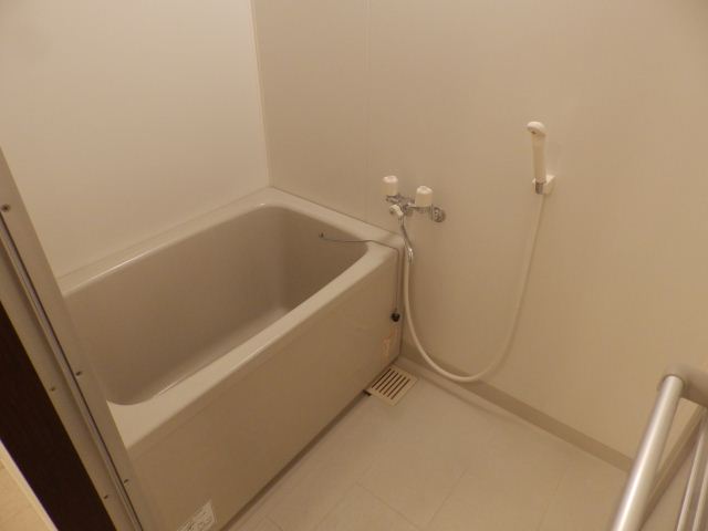 バス・シャワールーム　ゆっくり浸かってください