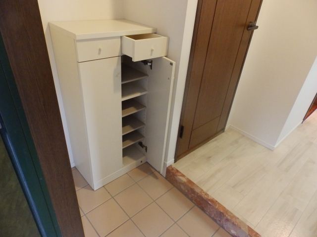 玄関　なんと引き出しつきです！