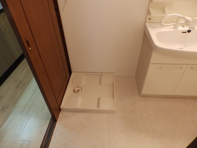 その他設備　室内洗濯機置場です
