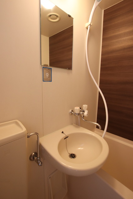 洗面設備　【別号室参考写真】洗面台です。