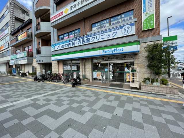 コンビニ　ファミリーマート（コンビニ）まで3675m