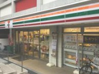 コンビニ　セブンイレブン 西早稲田2丁目店（コンビニ）まで186m