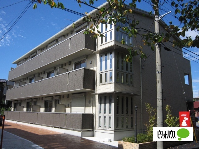 建物外観　緑豊かで日当たり良好