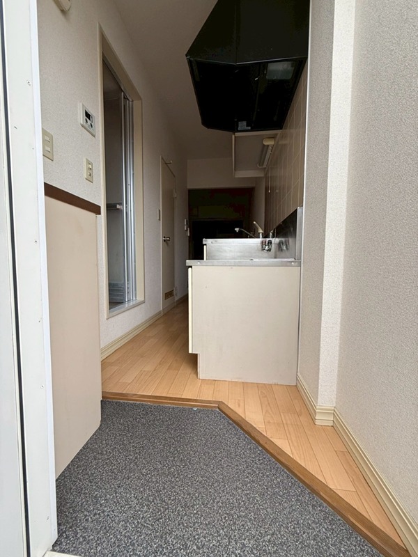 玄関　反転別部屋参考写真