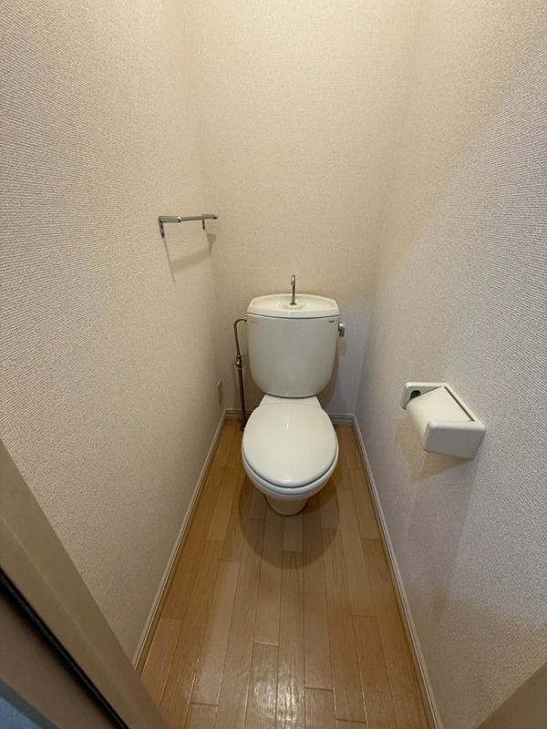 トイレ　反転別部屋参考写真