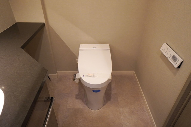 トイレ　※写真は同タイプ住戸です。