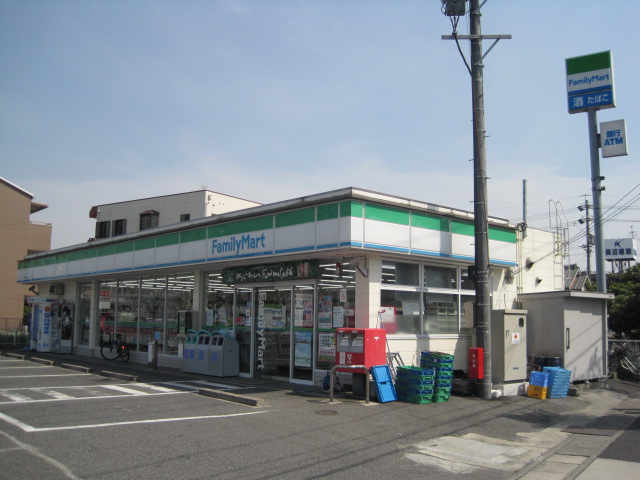 コンビニ　ファミリーマート 西原町店（コンビニ）まで2029m