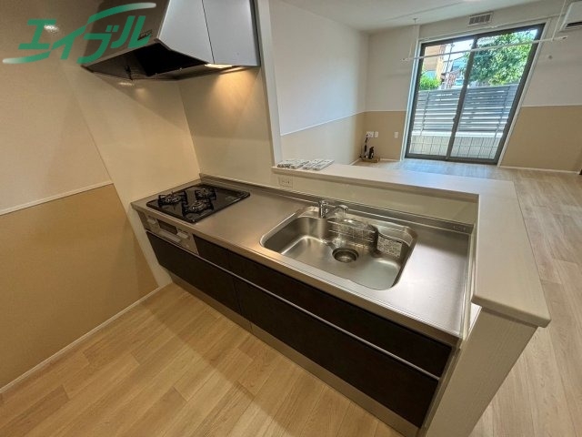 キッチン　退去前の為、別部屋の写真を使用しております。
