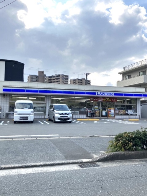 コンビニ　ローソン福岡馬出一丁目店（コンビニ）まで392m