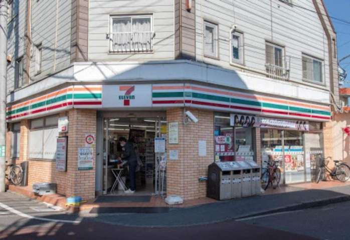 コンビニ　セブンイレブン（コンビニ）まで1243m