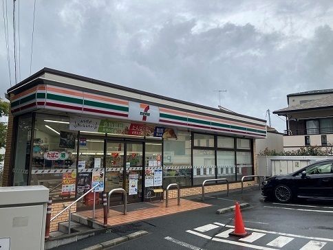 コンビニ　セブン-イレブン鎌倉湘南町屋店（コンビニ）まで600m