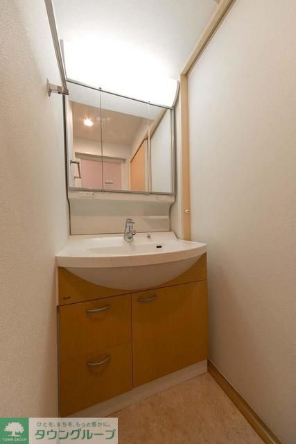 洗面設備　※写真は同タイプ住戸です。