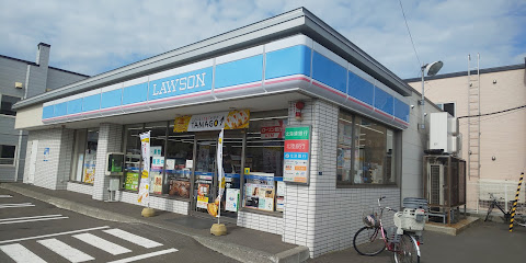 コンビニ　ローソン札幌八軒7条店（コンビニ）まで312m