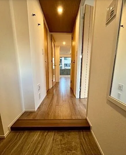 玄関　※別部屋参考写真