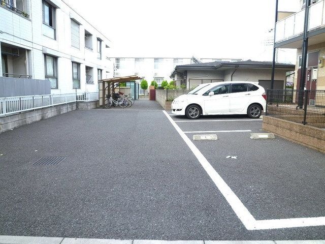 駐車場　敷地内駐車場