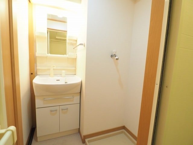 洗面設備　※別号室の写真です。