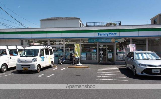 コンビニ　ファミリーマート（コンビニ）まで1091m