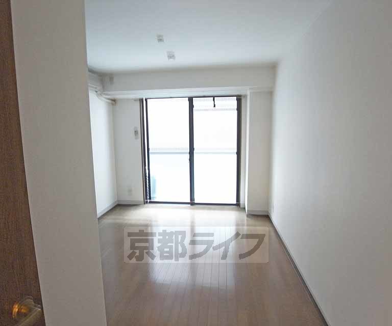 居室・リビング　広くて綺麗なお部屋ですね。