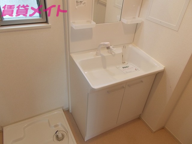 洗面設備　同タイプ部屋写真です。