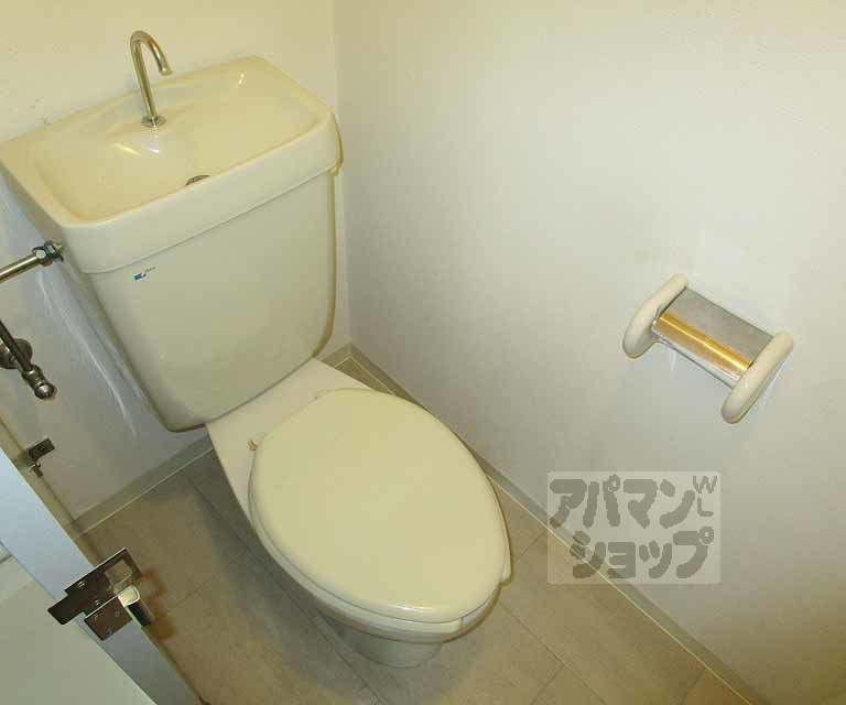 トイレ　２０４号室の写真です。