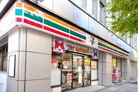 コンビニ　セブンイレブン中央区八丁堀4丁目店（コンビニ）まで107m