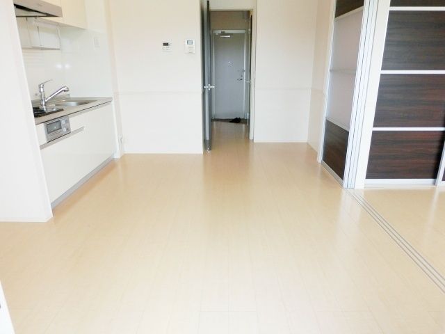 その他部屋・スペース　バルコニーから見た居室