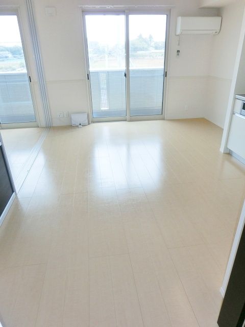 居室・リビング　お部屋探しはタウンハウジング稲毛店まで！ＴＥＬ：043-…